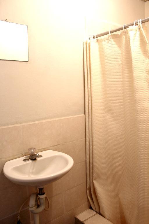 Ximenas Guest House Сан Салвадор Екстериор снимка