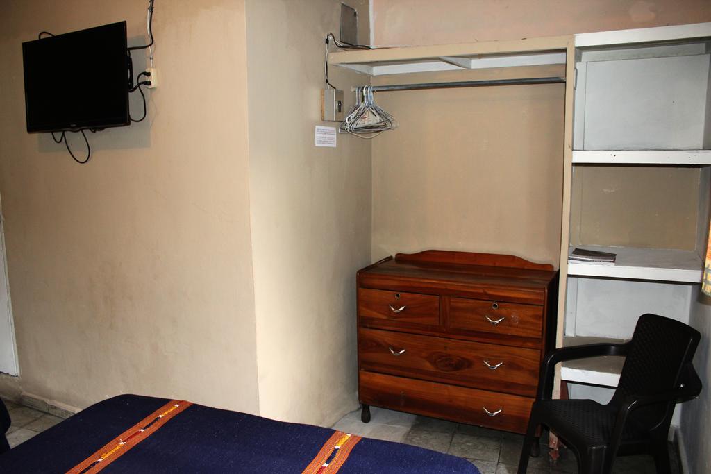 Ximenas Guest House Сан Салвадор Екстериор снимка