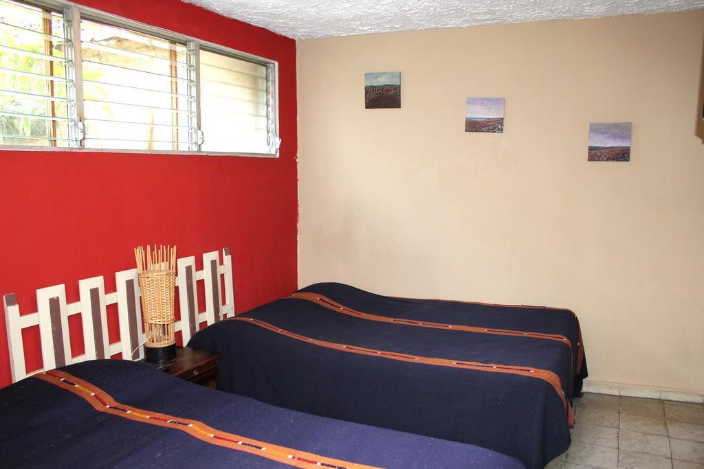 Ximenas Guest House Сан Салвадор Екстериор снимка
