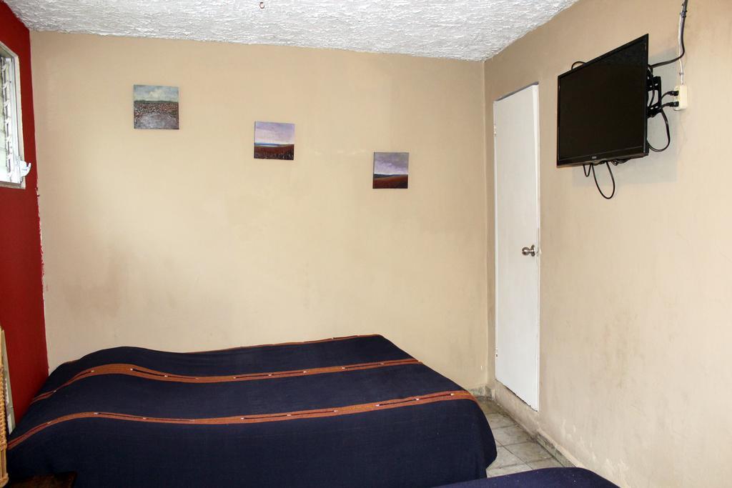 Ximenas Guest House Сан Салвадор Екстериор снимка