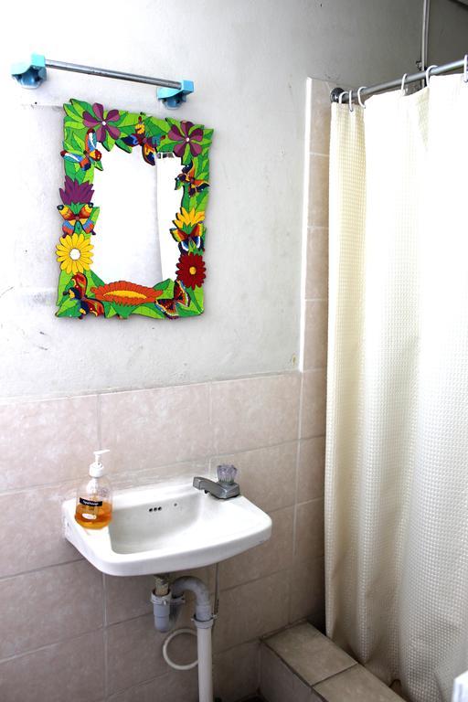 Ximenas Guest House Сан Салвадор Екстериор снимка